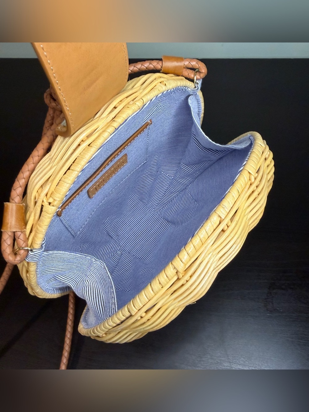 J.McLaughlin ROMINA WICKER
CROSSBODY BAG in perfect condition - Picture 10 of 10